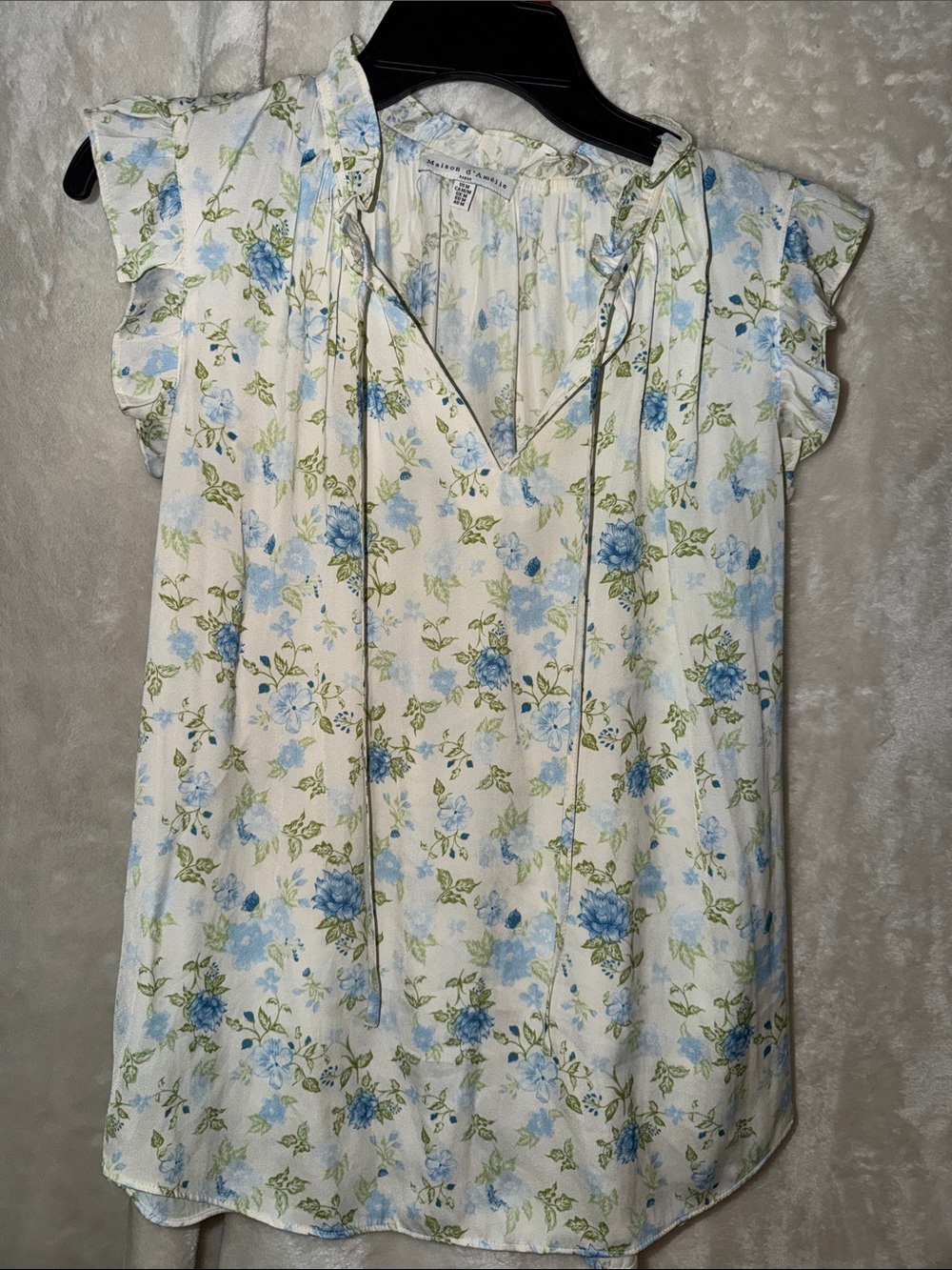 Mossimo Supply Co. White Floral V‑Neck Ruffle Sleeve Blouse